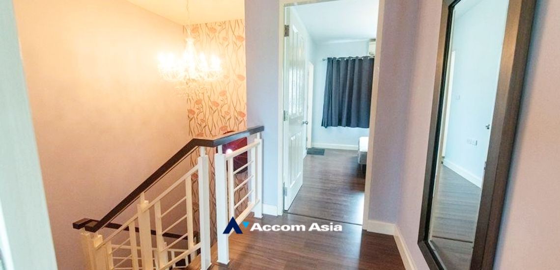 7  3 br Townhouse for rent and sale in Pattanakarn ,Bangkok BTS On Nut at Town Avenue Srinagarin AA34410