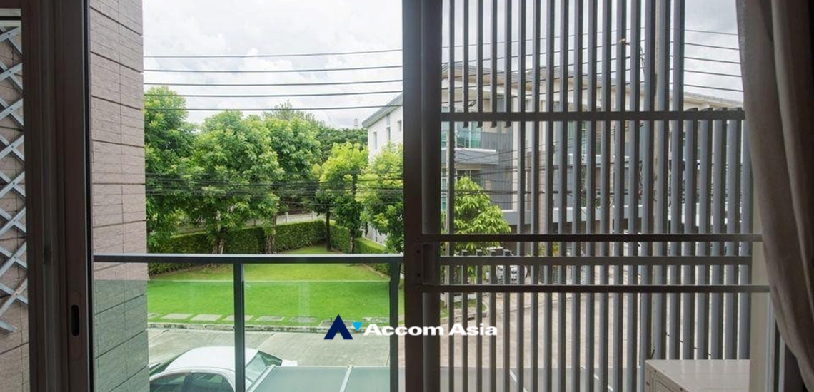 9  3 br Townhouse for rent and sale in Pattanakarn ,Bangkok BTS On Nut at Town Avenue Srinagarin AA34410