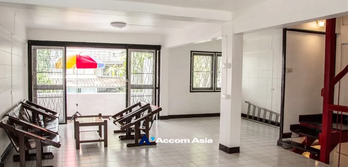unitHome Office |  3 Bedrooms  Townhouse For Rent in Sathorn, Bangkok  near BTS Chong Nonsi - BTS Saint Louis (AA34430)
