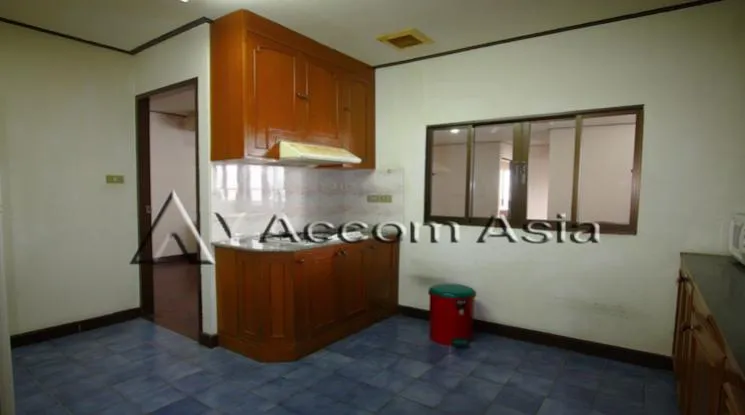 unit 3 Bedrooms  Condominium For Rent in Sukhumvit, Bangkok  near BTS Phrom Phong (24864)