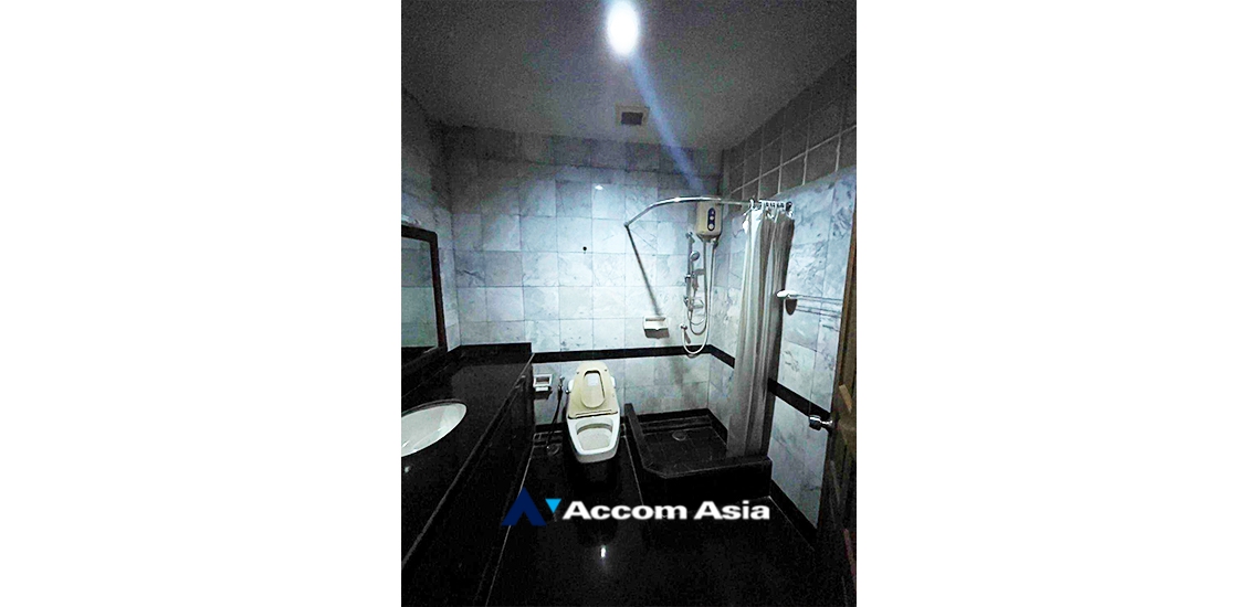 8  3 br Condominium For Rent in Sukhumvit ,Bangkok MRT Sutthisan at private condo AA34432