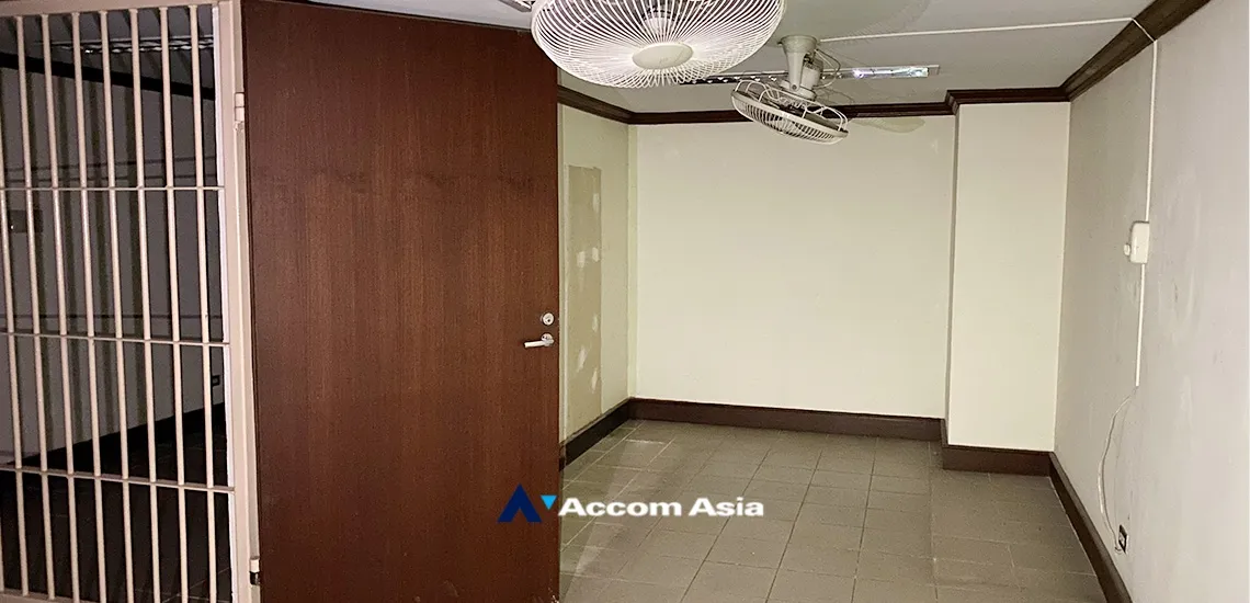 20  Office Space for rent and sale in Sukhumvit ,Bangkok BTS Phra khanong at PB Tower AA34447