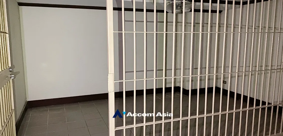 22  Office Space for rent and sale in Sukhumvit ,Bangkok BTS Phra khanong at PB Tower AA34447