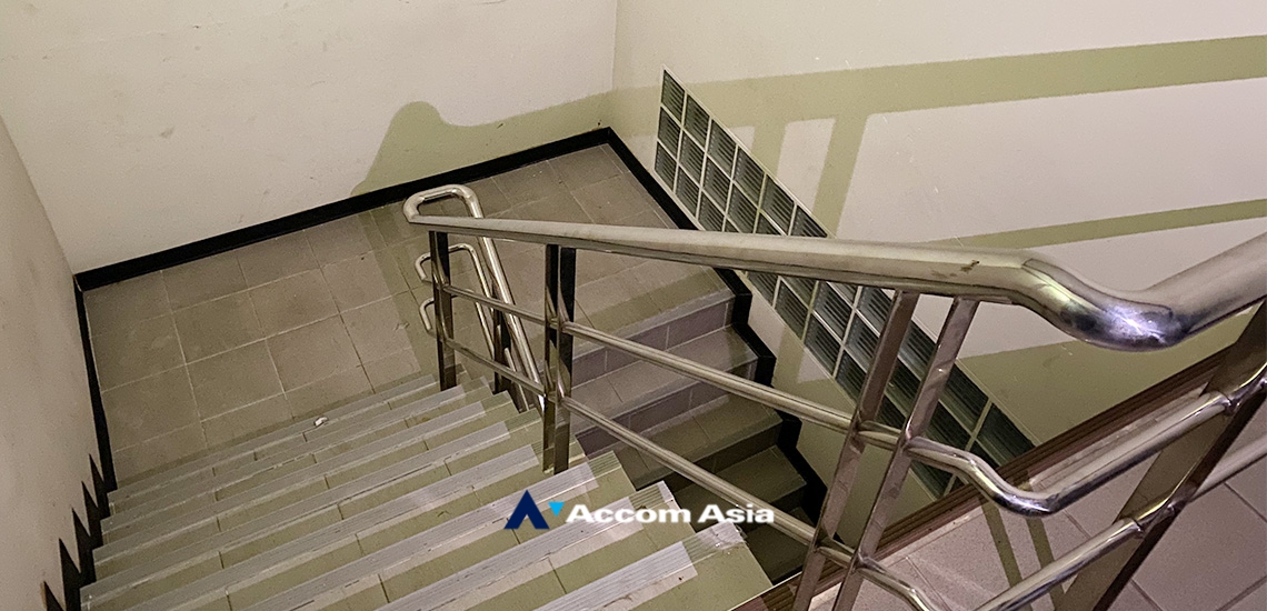 18  Office Space for rent and sale in Sukhumvit ,Bangkok BTS Phra khanong at PB Tower AA34447