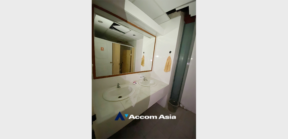 27  Office Space for rent and sale in Sukhumvit ,Bangkok BTS Phra khanong at PB Tower AA34447