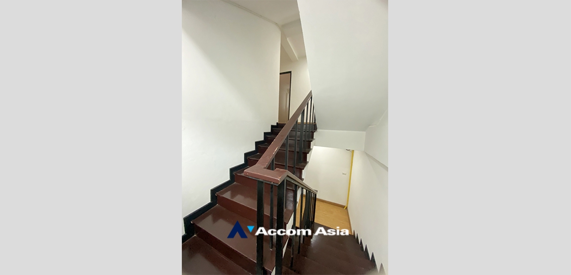 25  5 br Townhouse For Rent in Sukhumvit ,Bangkok BTS Phrom Phong AA34449