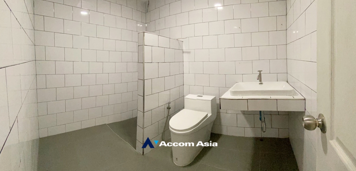 12  5 br Townhouse For Rent in Sukhumvit ,Bangkok BTS Phrom Phong AA34449