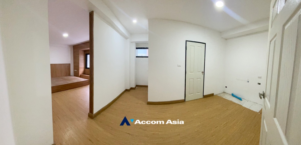 17  5 br Townhouse For Rent in Sukhumvit ,Bangkok BTS Phrom Phong AA34449