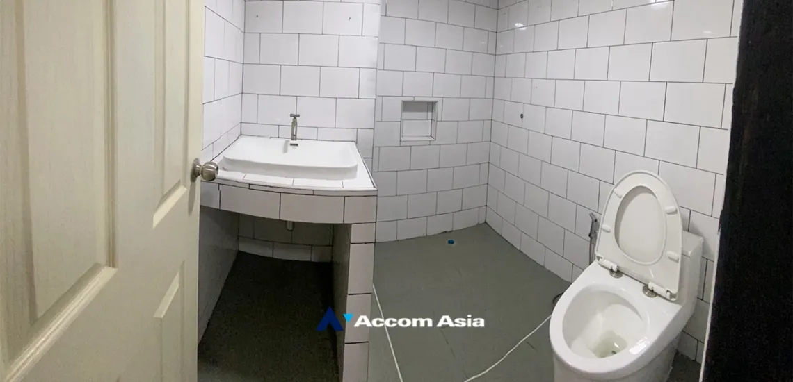 24  5 br Townhouse For Rent in Sukhumvit ,Bangkok BTS Phrom Phong AA34449
