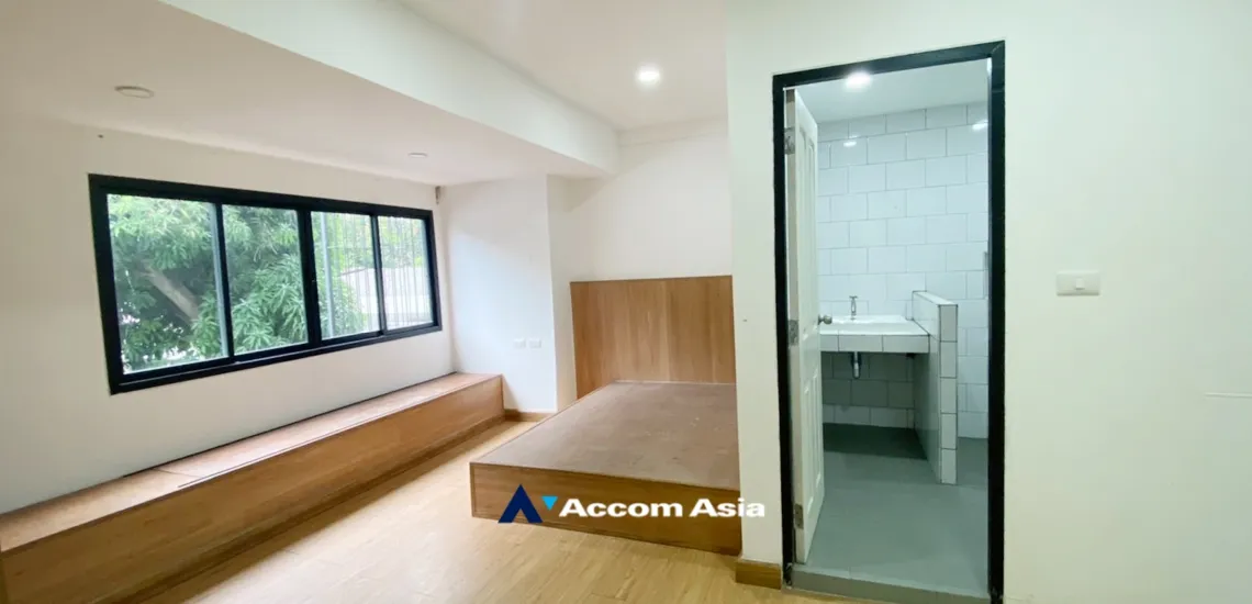 36  5 br Townhouse For Rent in Sukhumvit ,Bangkok BTS Phrom Phong AA34449