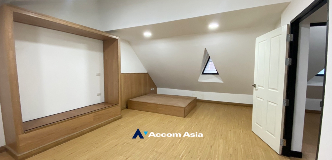 42  5 br Townhouse For Rent in Sukhumvit ,Bangkok BTS Phrom Phong AA34449