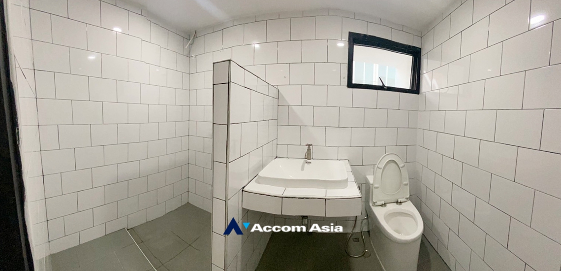 32  5 br Townhouse For Rent in Sukhumvit ,Bangkok BTS Phrom Phong AA34449