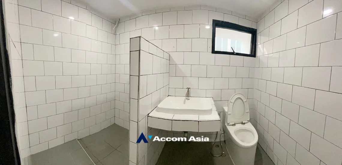 32  5 br Townhouse For Rent in Sukhumvit ,Bangkok BTS Phrom Phong AA34449