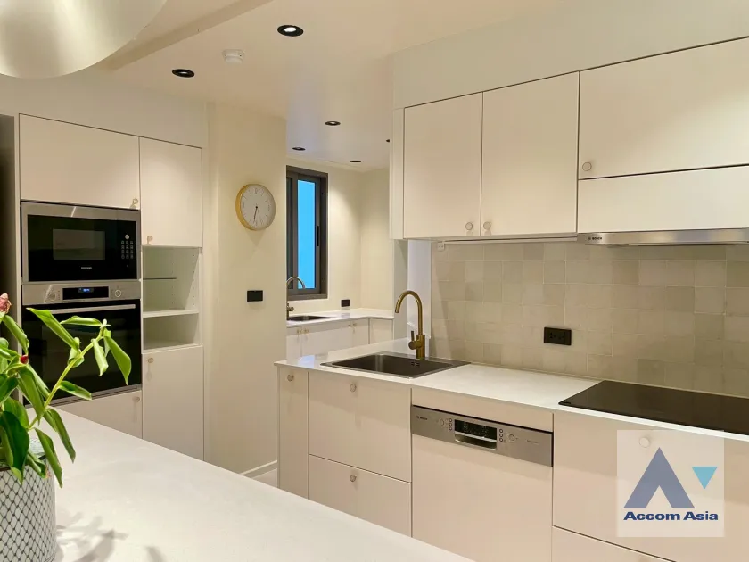 8  3 br Condominium For Sale in Sukhumvit ,Bangkok BTS Phrom Phong at D.S. Tower 2 AA34451