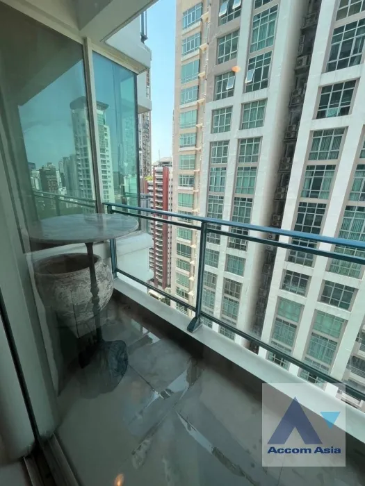 unit 2 Bedrooms  Condominium For Rent in Ploenchit, Bangkok  near BTS Chitlom (AA34456)