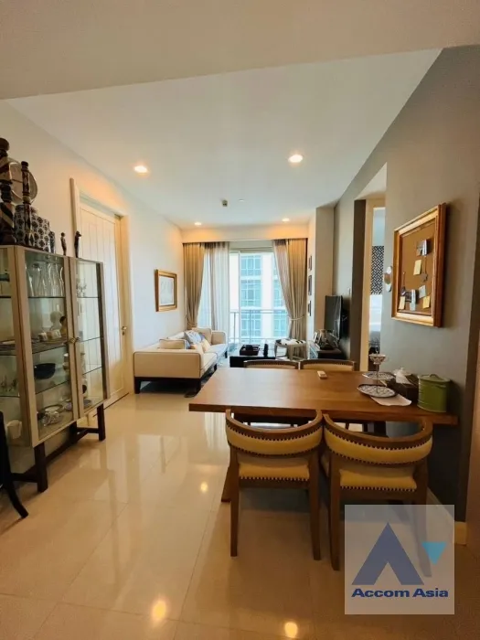 unit 2 Bedrooms  Condominium For Rent in Ploenchit, Bangkok  near BTS Chitlom (AA34456)