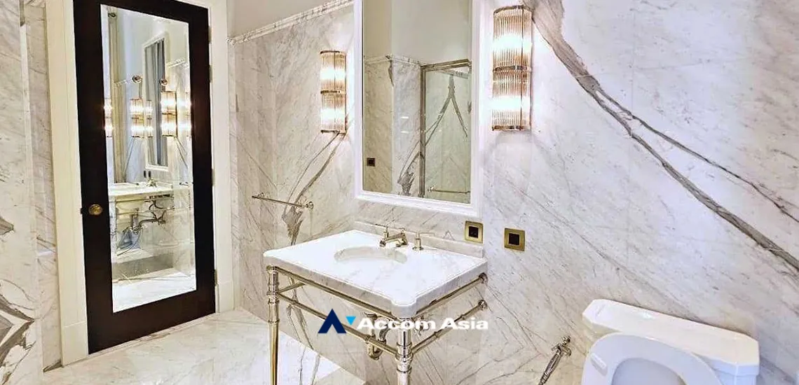 13  2 br Condominium For Rent in Ploenchit ,Bangkok BTS Ploenchit at 98 Wireless AA34478