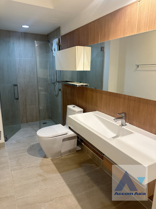 12  2 br Condominium For Sale in Charoen Nakhon ,Bangkok BTS Krung Thon Buri at The Bangkok Sathorn Taksin AA34483