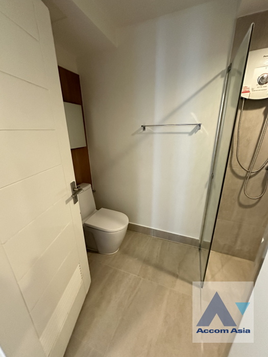 13  2 br Condominium For Sale in Charoen Nakhon ,Bangkok BTS Krung Thon Buri at The Bangkok Sathorn Taksin AA34483