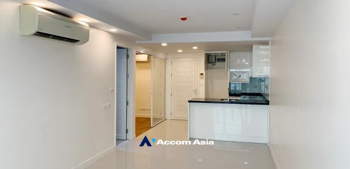 unit 2 Bedrooms  Condominium For Sale in Sukhumvit, Bangkok  near BTS Ekkamai (AA34496)