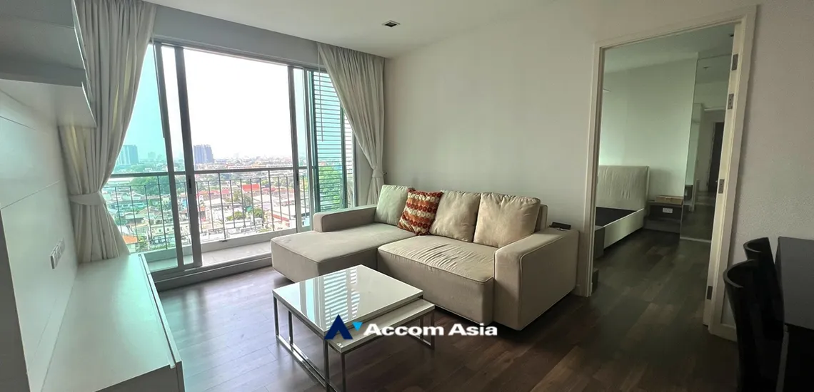  1  2 br Condominium For Sale in Charoen Nakhon ,Bangkok BTS Pho Nimit at The room Sathorn Taksin AA34543