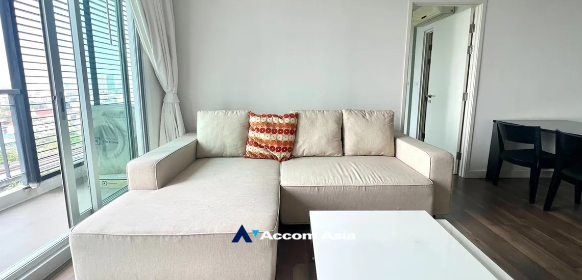  1  2 br Condominium For Sale in Charoen Nakhon ,Bangkok BTS Pho Nimit at The room Sathorn Taksin AA34543