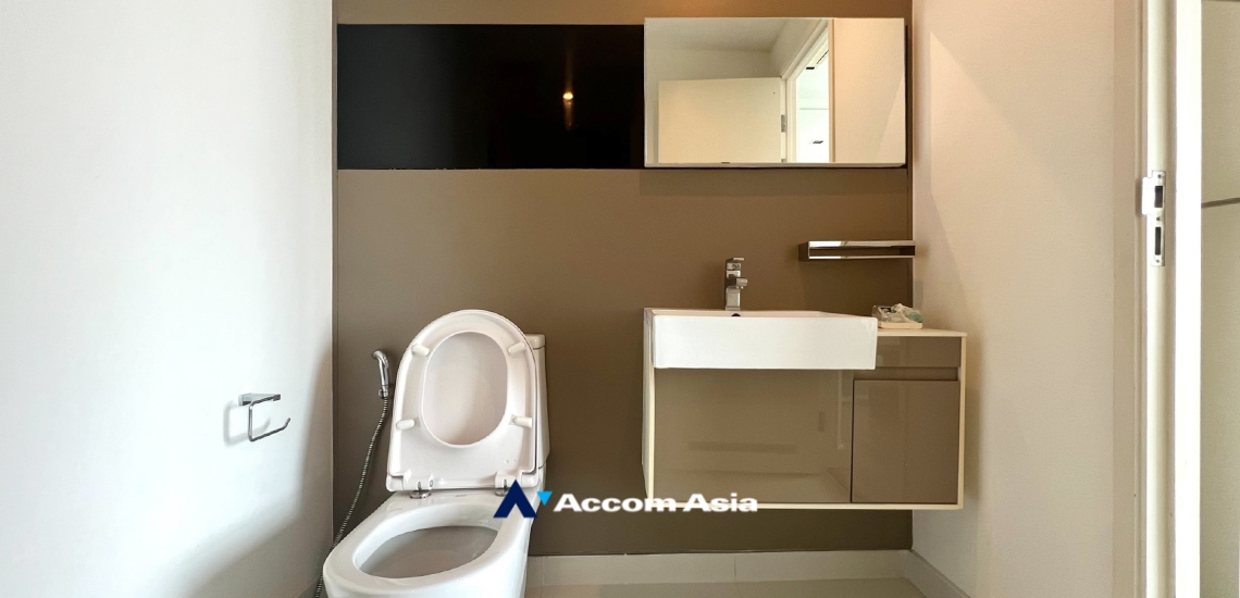 9  2 br Condominium For Sale in Charoen Nakhon ,Bangkok BTS Pho Nimit at The room Sathorn Taksin AA34543