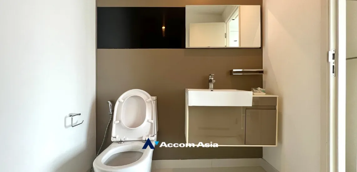 9  2 br Condominium For Sale in Charoen Nakhon ,Bangkok BTS Pho Nimit at The room Sathorn Taksin AA34543