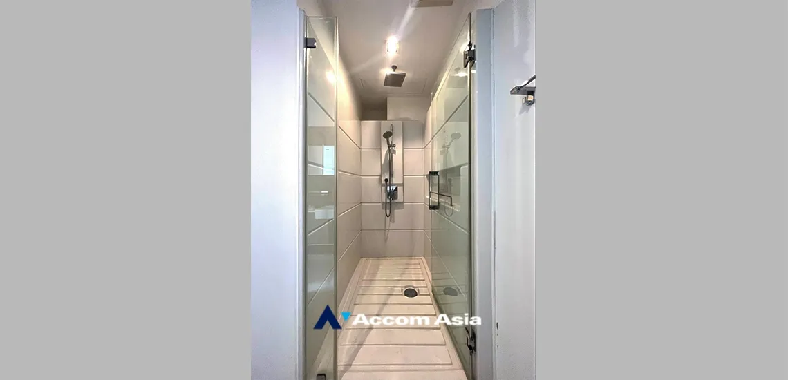 8  2 br Condominium For Sale in Charoen Nakhon ,Bangkok BTS Pho Nimit at The room Sathorn Taksin AA34543