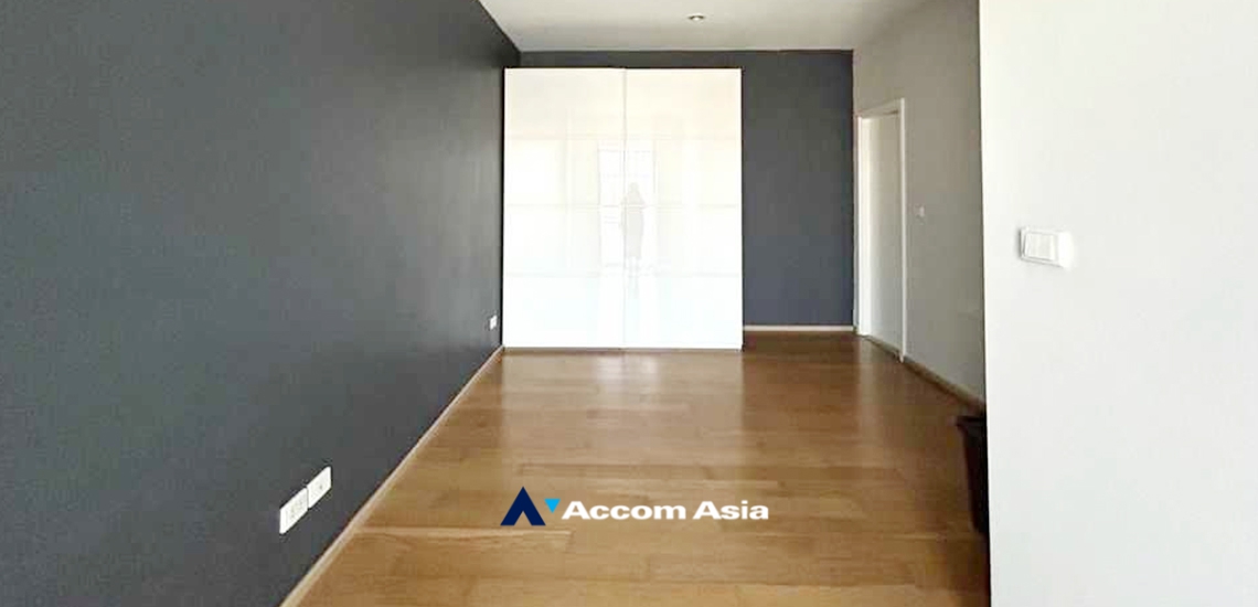 11  2 br Condominium For Sale in Charoen Nakhon ,Bangkok BTS Krung Thon Buri at Hive Sathorn AA34553