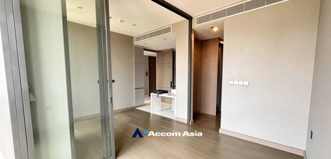 unit 1 Bedroom  Condominium For Sale in Ratchadaphisek, Bangkok  near ARL Makkasan - BTS Asok (AA34596)