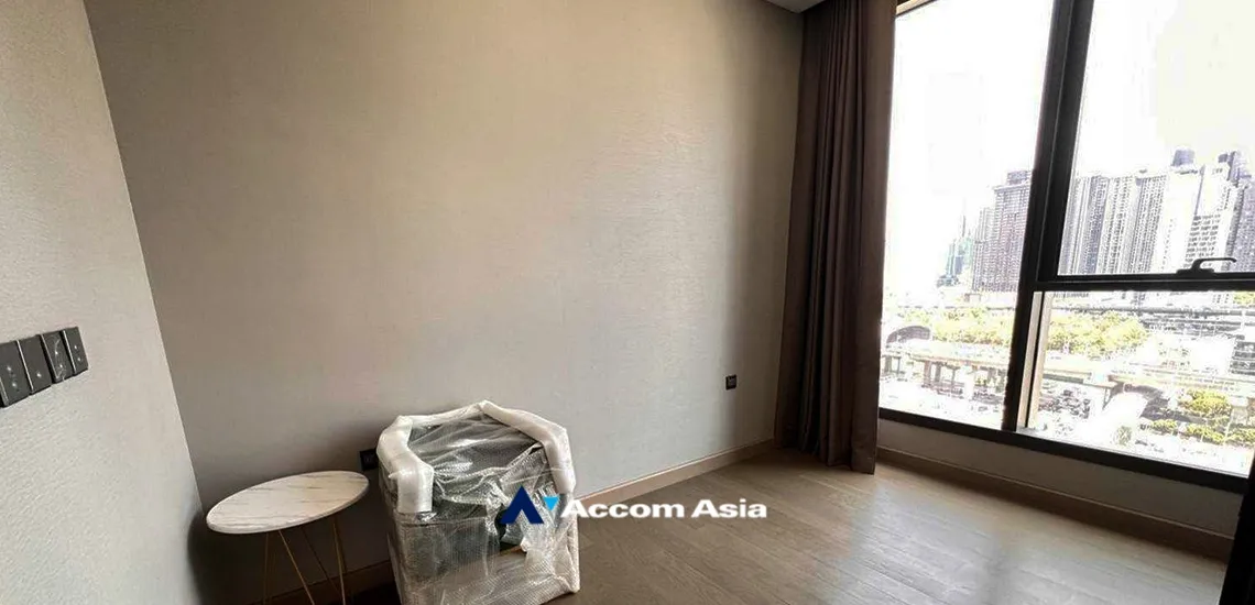unit 1 Bedroom  Condominium For Sale in Ratchadaphisek, Bangkok  near ARL Makkasan - BTS Asok (AA34596)