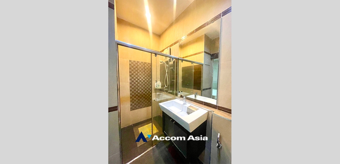 8  4 br House For Sale in Sathorn ,Bangkok BTS Chong Nonsi at Moo Baan Chalathon AA34665