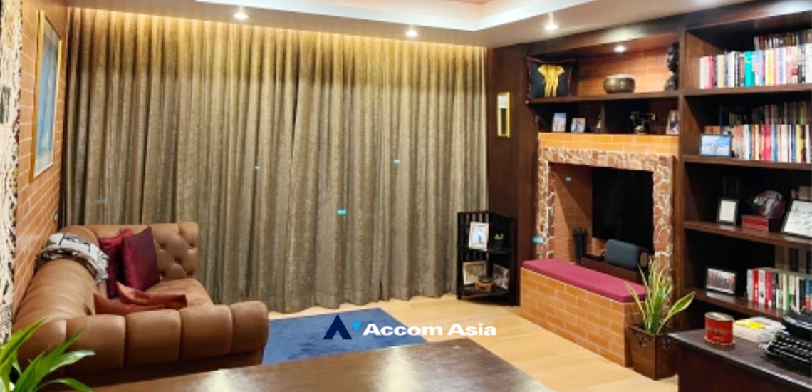  2  1 br Condominium For Sale in Phaholyothin ,Bangkok BTS Ari at Noble Reflex AA34672