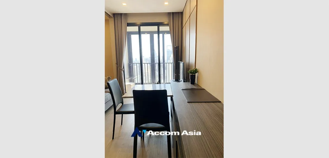 unitAshton Asoke