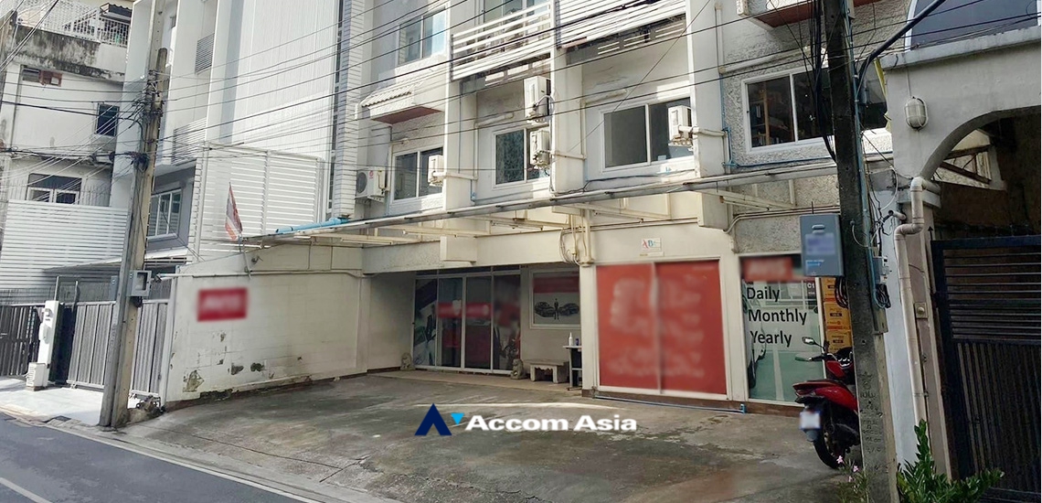  1  Office Space For Sale in Ploenchit ,Bangkok BTS Ploenchit AA34739