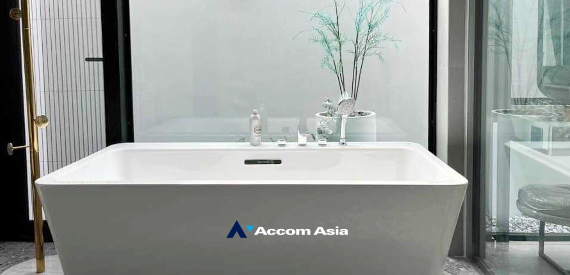 10  4 br House For Rent in Latkrabang ,Bangkok  AA34792