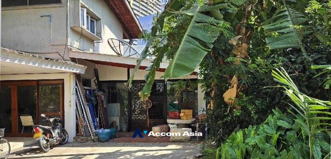 unit Land For Sale in Sukhumvit, Bangkok  near BTS Asok (AA34793)