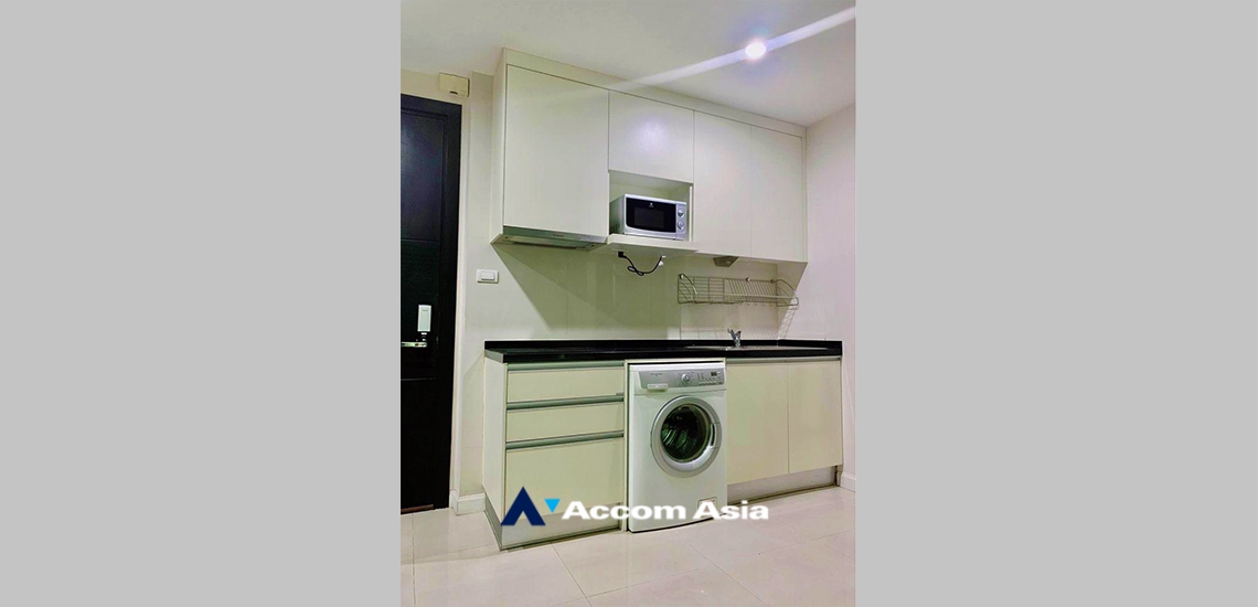 5  1 br Condominium For Rent in Ploenchit ,Bangkok BTS Ploenchit at O2 Hip AA34794