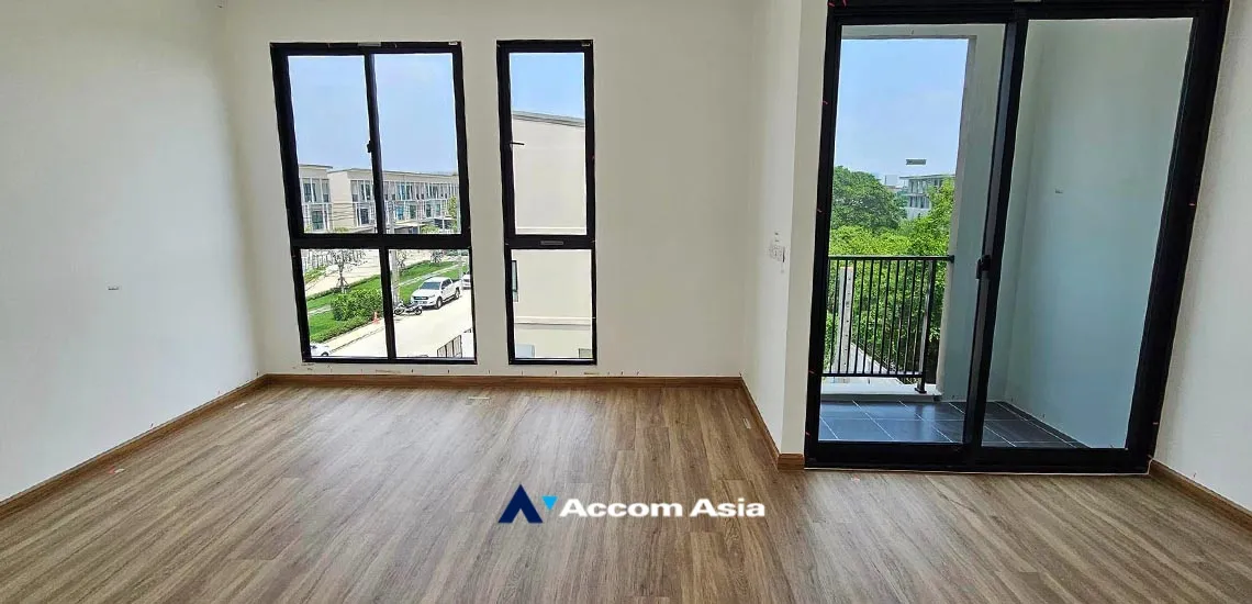 unit 4 Bedrooms  House For Rent in Lat Phrao, Bangkok  near ARL Hua Mak (AA34798)