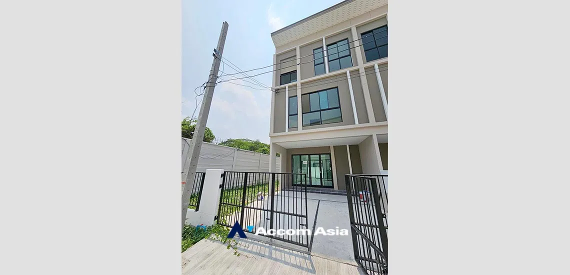 unit 4 Bedrooms  House For Rent in Lat Phrao, Bangkok  near ARL Hua Mak (AA34798)