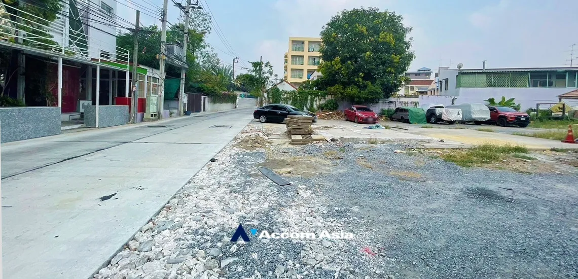 unit Land For Sale in Sukhumvit, Bangkok  near BTS Phra khanong (AA34804)