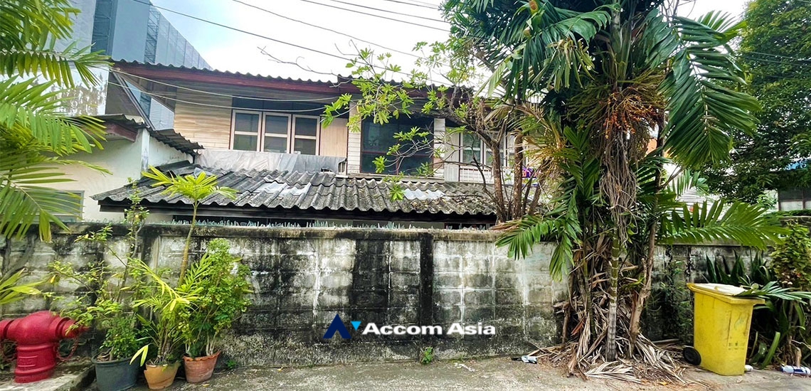  1  Land For Sale in Sukhumvit ,Bangkok BTS On Nut AA34806