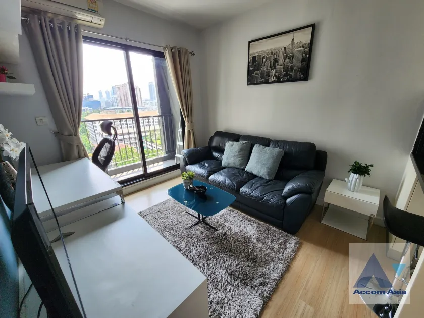 unit 1 Bedroom  Condominium For Sale in Sathorn, Bangkok  near BTS Chong Nonsi (AA34846)