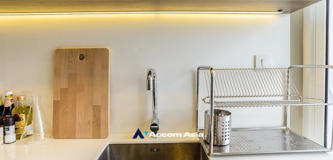 4  1 br Condominium for rent and sale in Silom ,Bangkok BTS Surasak at The Room Sathorn Pan Road AA34918