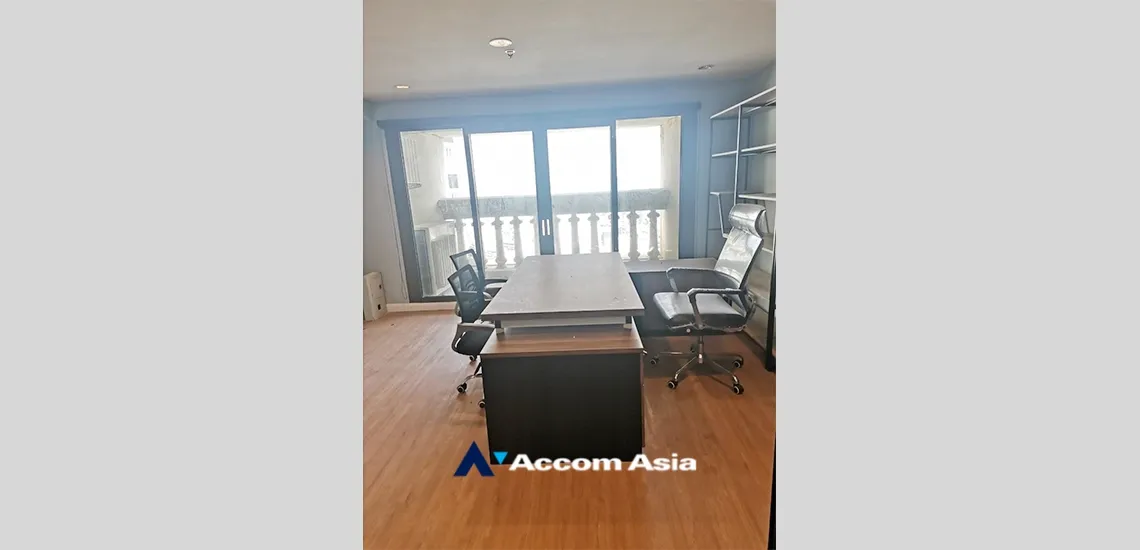  2  Condominium For Sale in Silom ,Bangkok BTS Surasak at Nusa State Tower AA34926