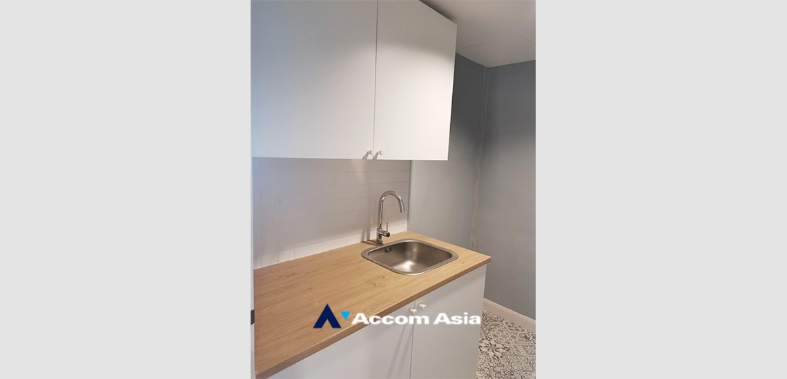  1  Condominium For Sale in Silom ,Bangkok BTS Surasak at Nusa State Tower AA34926