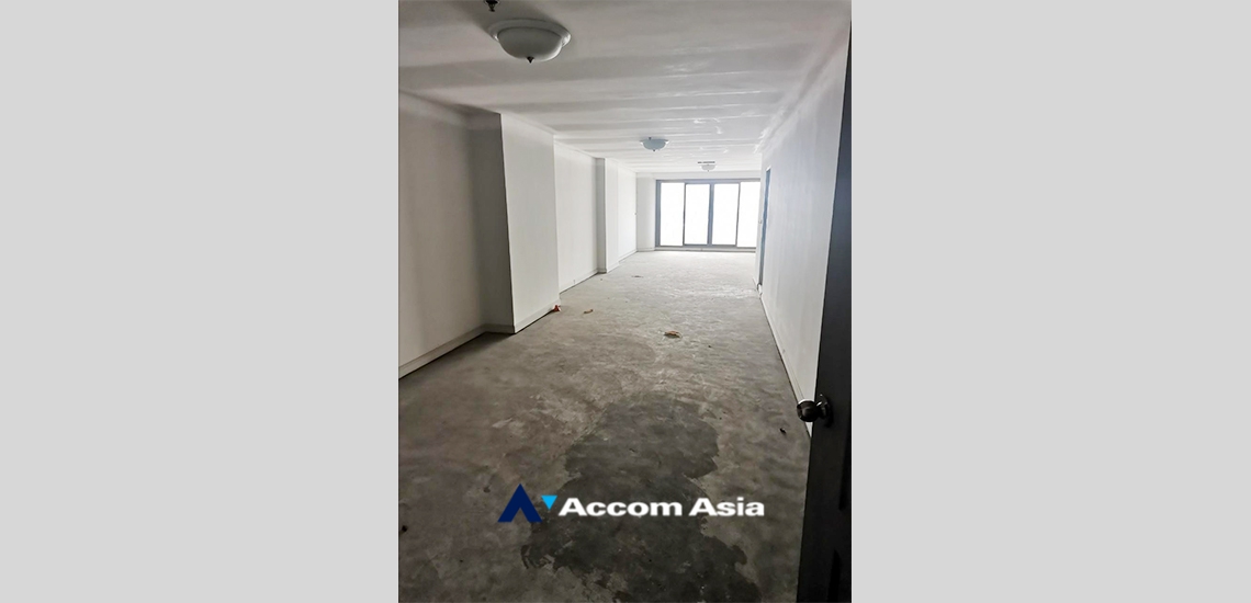  1  Condominium For Sale in Silom ,Bangkok BTS Surasak at Nusa State Tower AA34930