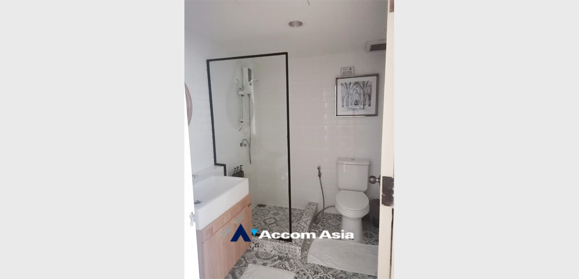  1  1 br Condominium For Sale in Silom ,Bangkok BTS Surasak at Nusa State Tower AA34933