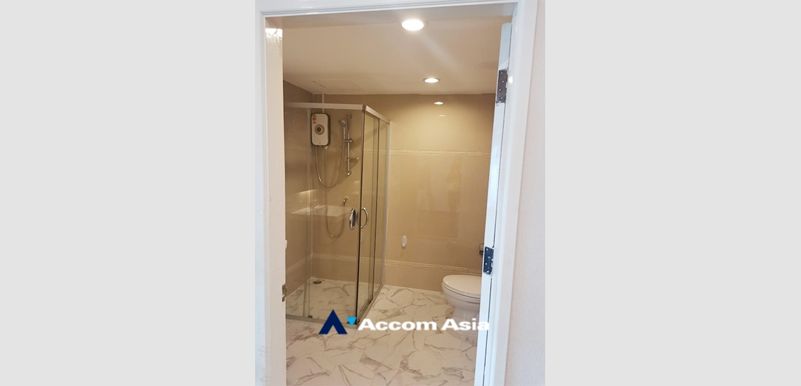  1  Condominium For Sale in Silom ,Bangkok BTS Surasak at Nusa State Tower AA34936